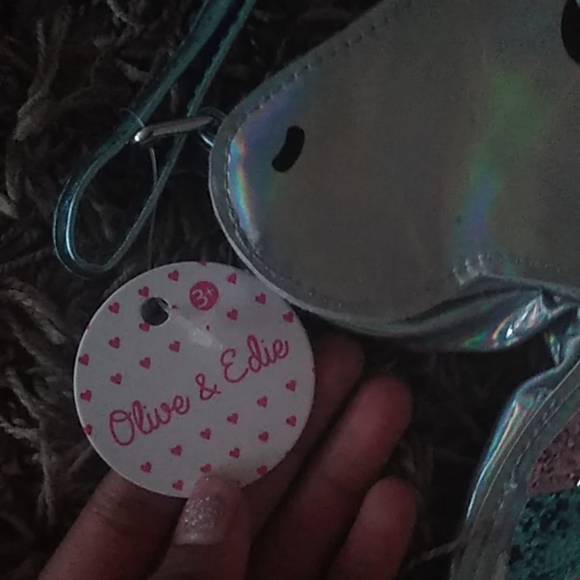 This is a unicorn handbag - Picture 2 of 4